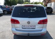 Volkswagen Touran 8