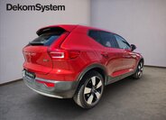 Volvo XC40 SUV / Terénní 2,0 l 145 kw