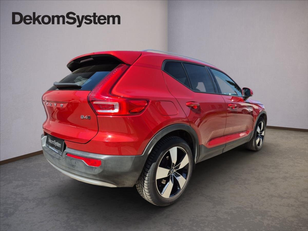 Volvo XC40 SUV / Terénní 2,0 l 145 kw