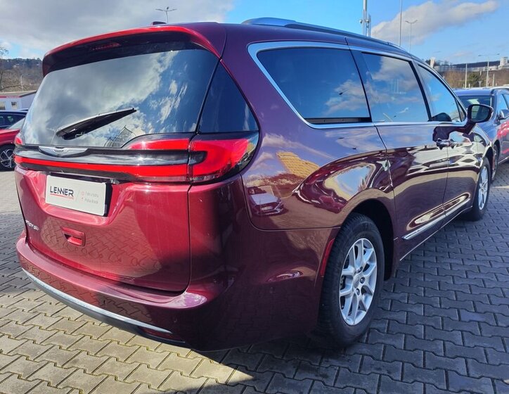 Chrysler Pacifica MPV 3,6 l 214 kw