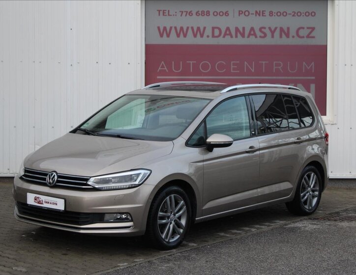 Volkswagen Touran 1