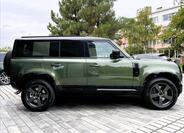 Land Rover Defender 9