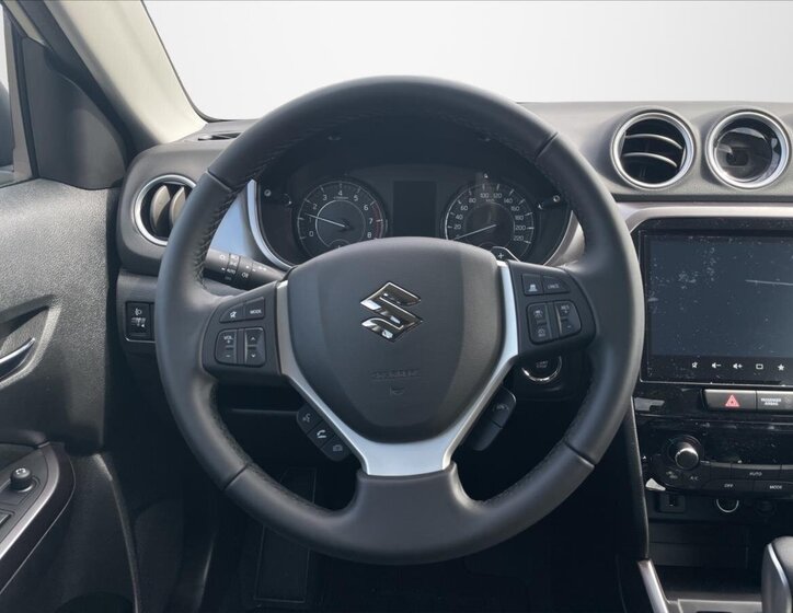 Suzuki Vitara SUV / Terénní 1,4 l 81 kw