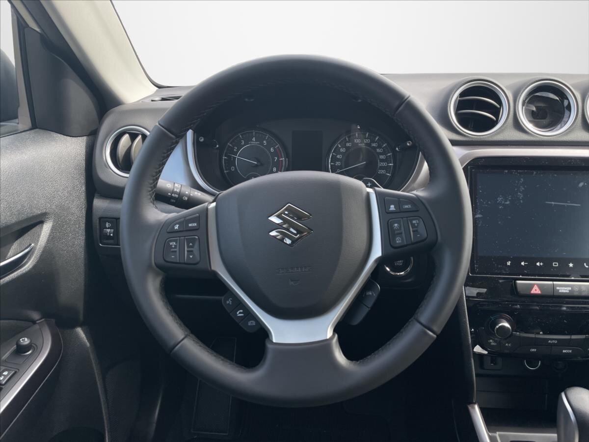 Suzuki Vitara SUV / Terénní 1,4 l 81 kw