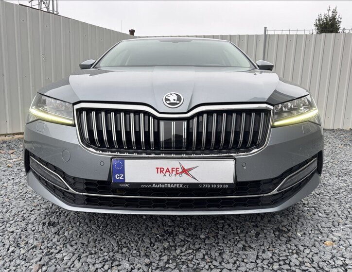 Škoda Superb Sedan / Limuzína 2,0 l 110 kw