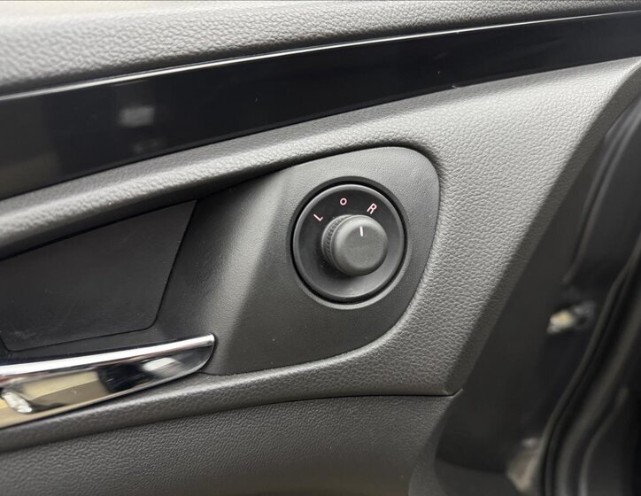 Opel Insignia Sedan / Limuzína 2,0 l 118 kw