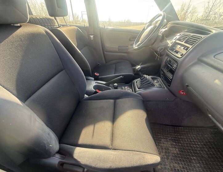 Suzuki Grand Vitara 15