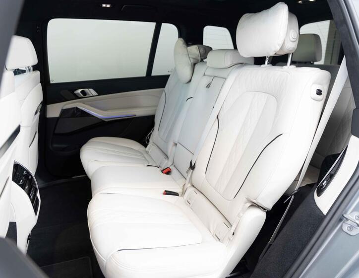 BMW X7 22