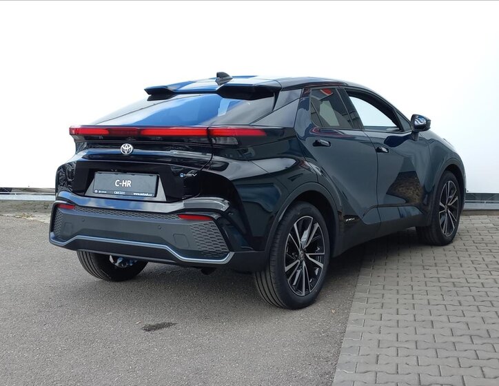 Toyota C-HR SUV 2,0 l 112 kw