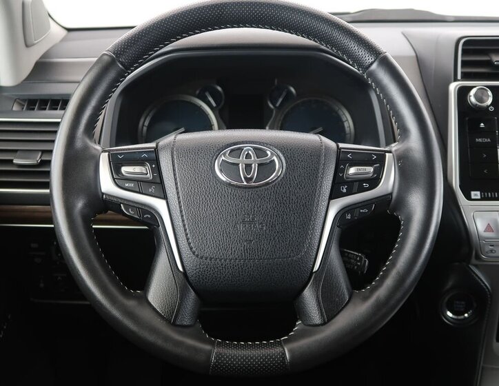 Toyota Land Cruiser 14