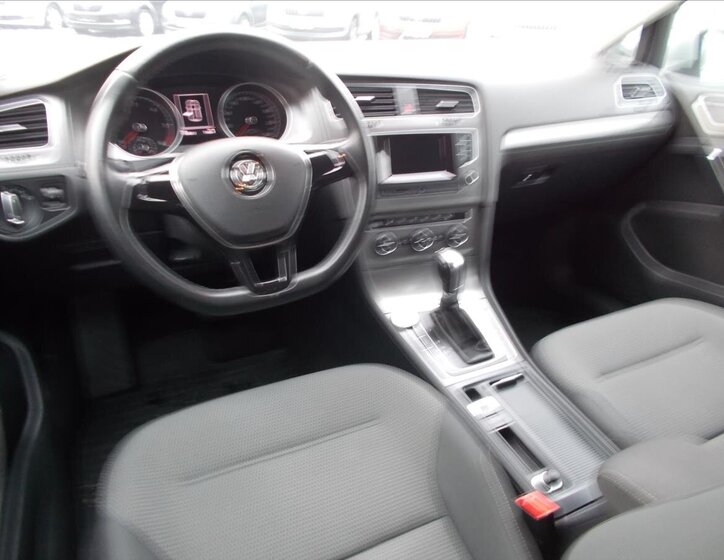 Volkswagen Golf Hatchback 1,6 l 77 kw