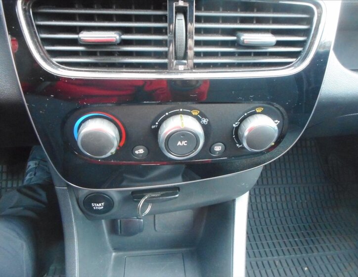 Renault Clio Hatchback 898,0 56 kw