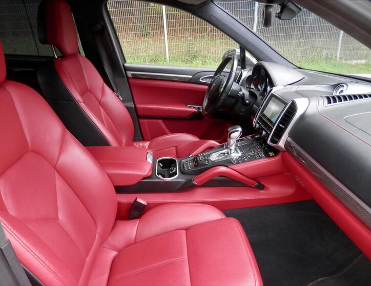 Porsche Cayenne 13