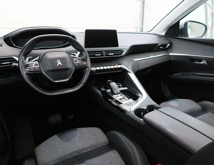 Peugeot 5008 SUV / Terénní 1,2 l 96 kw