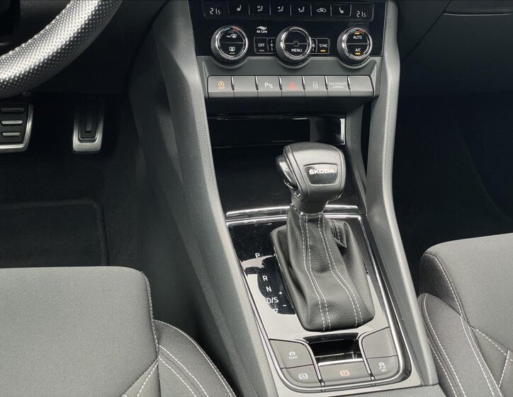 Škoda Karoq SUV / Terénní 1,5 l 110 kw