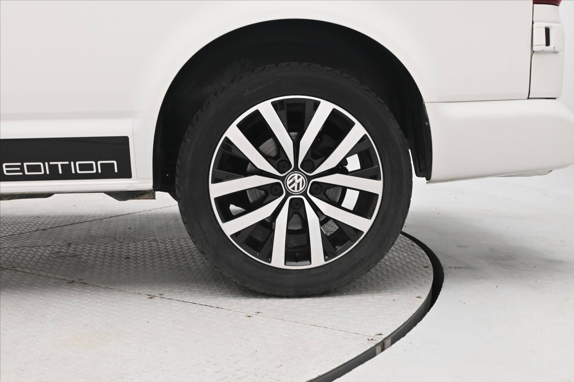 Volkswagen Transporter Skříň 2,0 l 110 kw