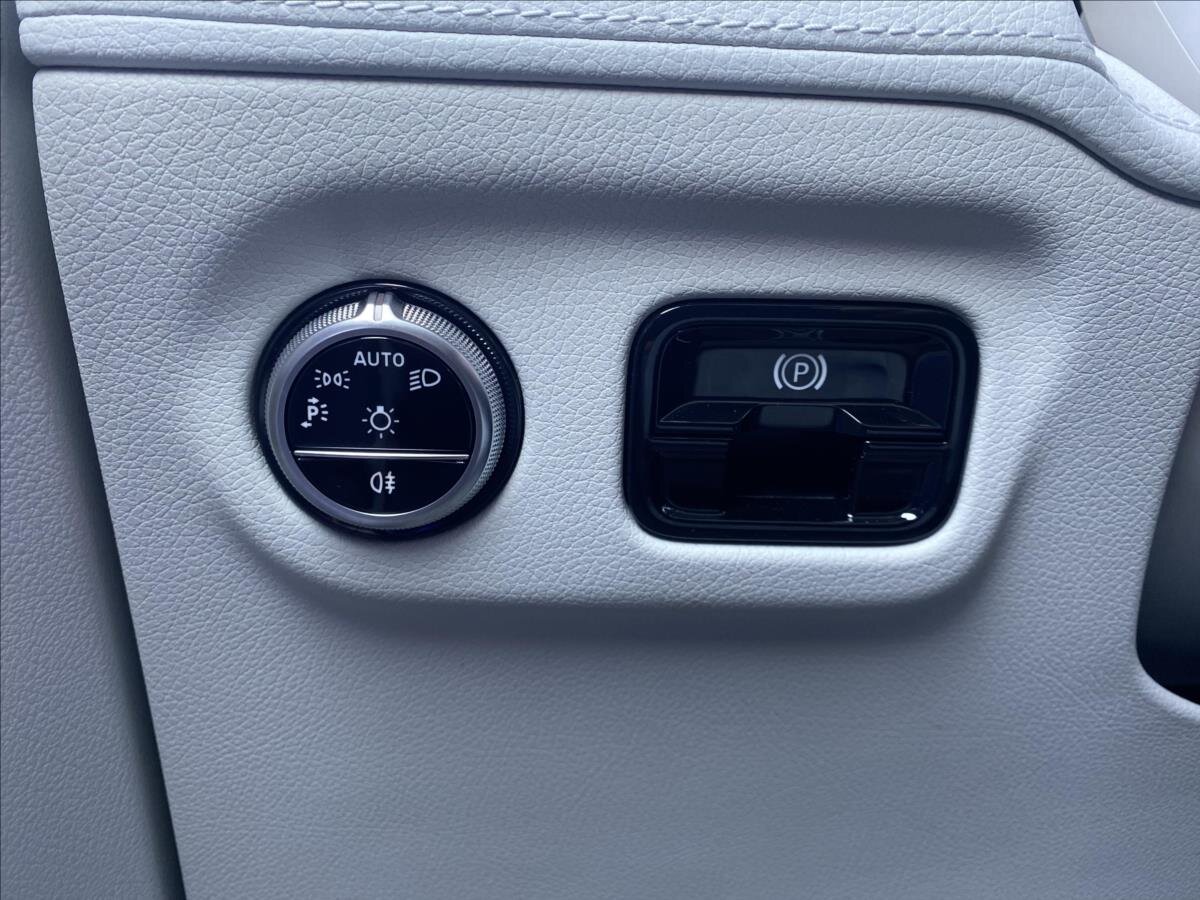 Mercedes-Benz EQE Sedan / Limuzína 0,0 300 kw