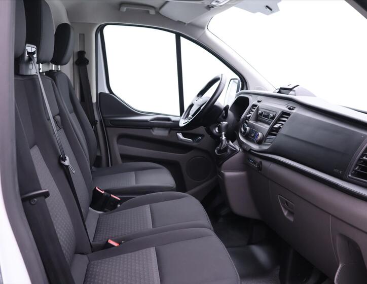 Ford Transit Custom 11