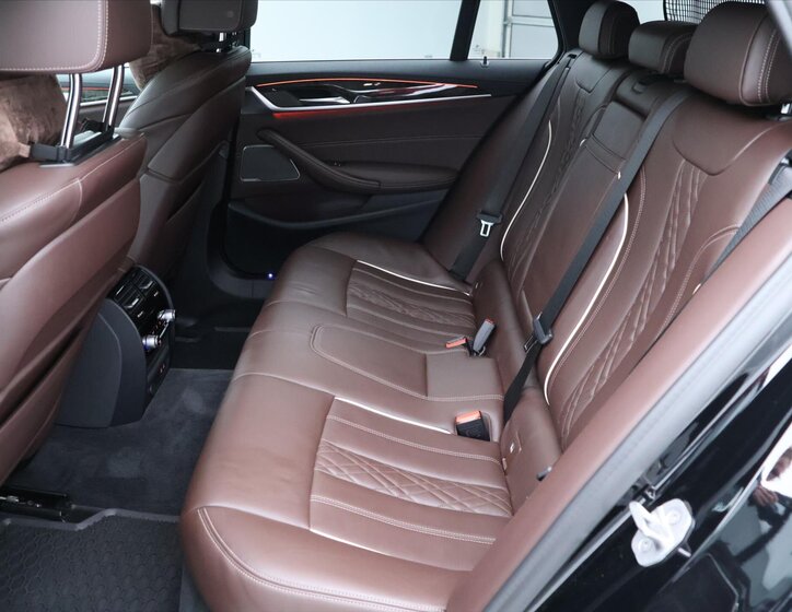 BMW Řada 5 Kombi 3,0 l 250 kw