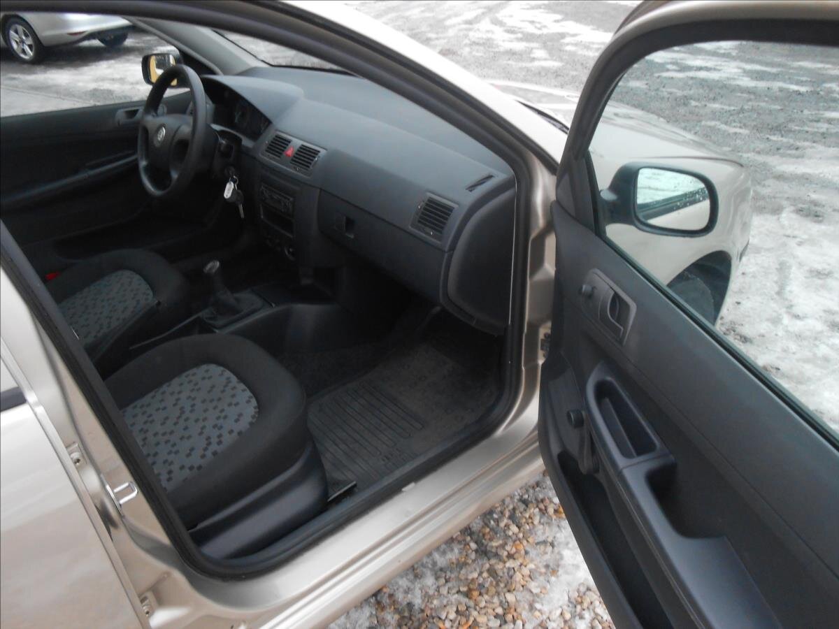 Škoda Fabia Sedan / Limuzína 1,2 l 47 kw