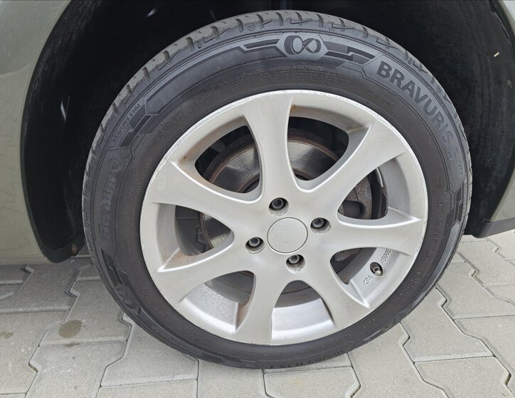 Renault Clio Kombi 1,1 l 55 kw