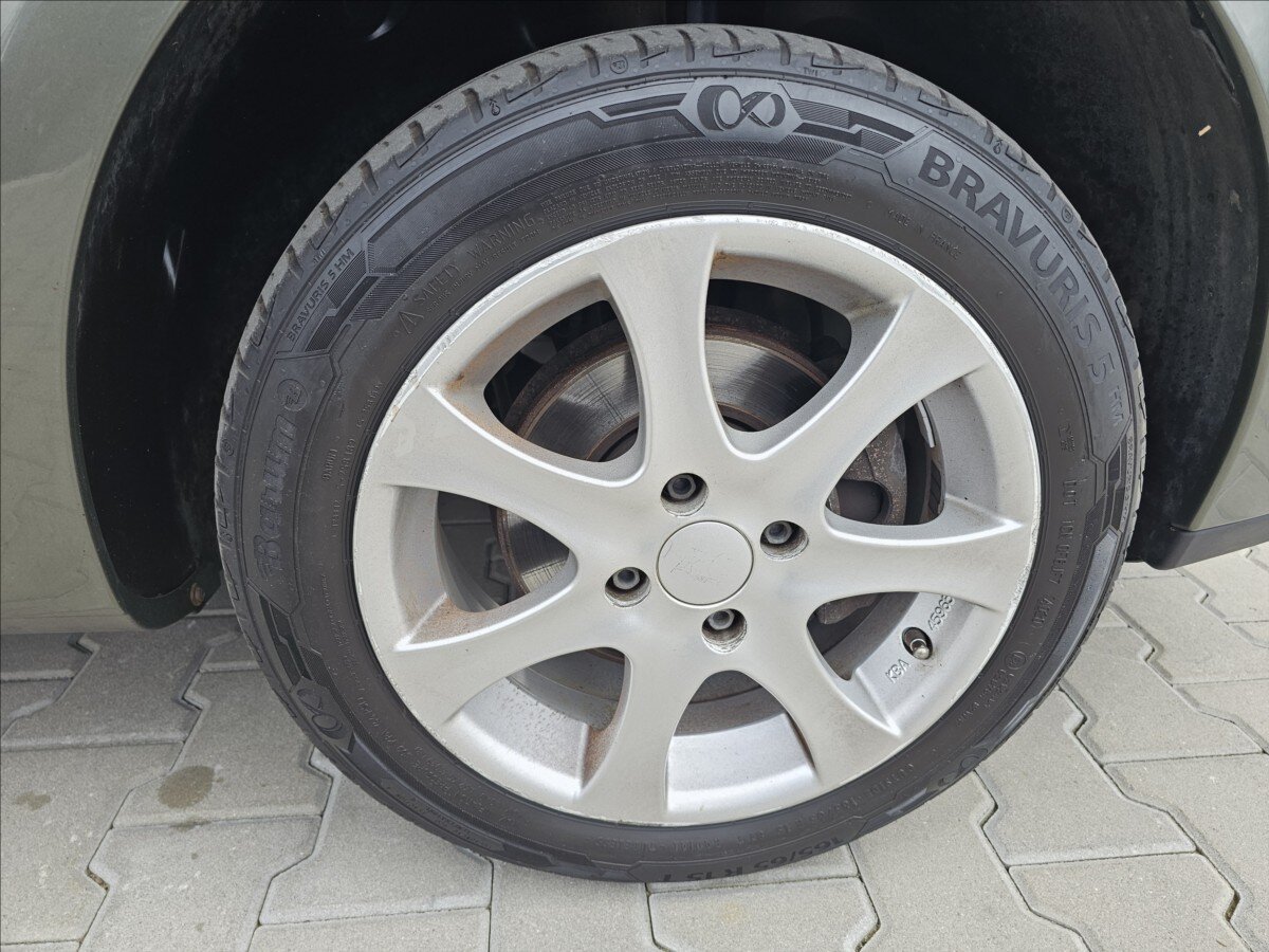 Renault Clio Kombi 1,1 l 55 kw