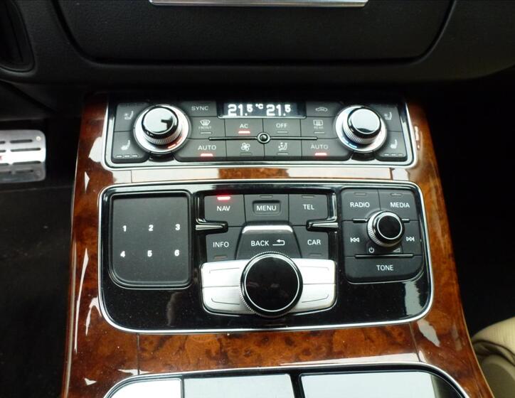 Audi A8 37