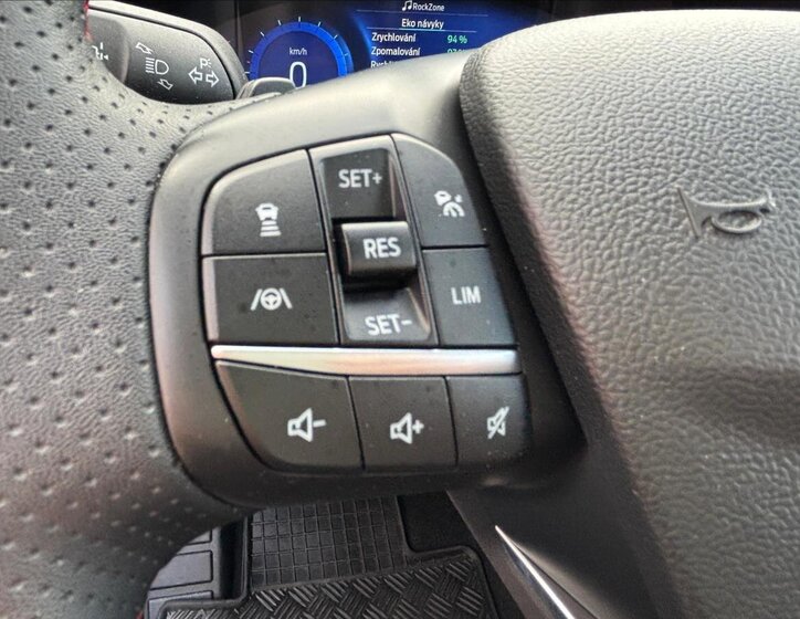 Ford Kuga SUV / Terénní 2,0 l 88 kw