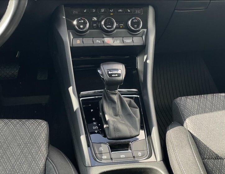 Škoda Karoq SUV / Terénní 2,0 l 110 kw