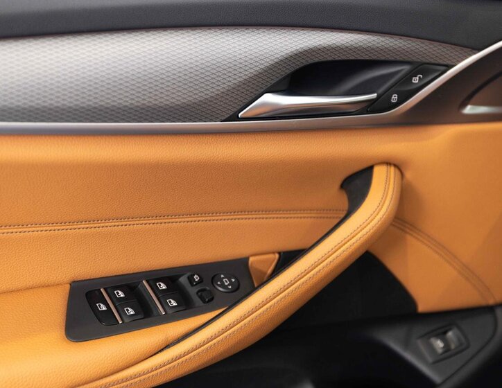 BMW Řada 5 Kombi 3,0 l 195 kw