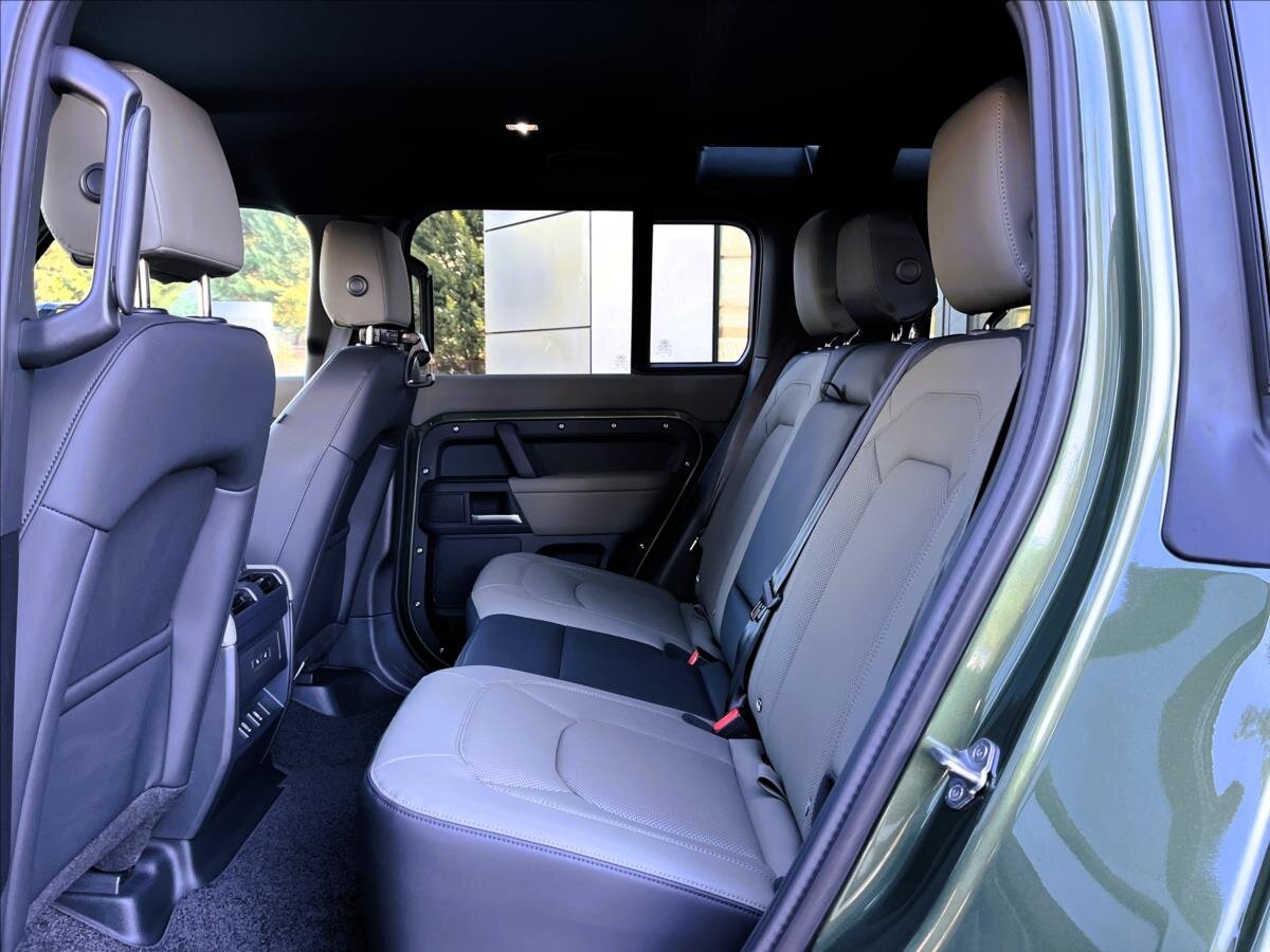 Land Rover Defender SUV / Terénní 3,0 l 183 kw