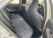 Toyota Yaris Cross 16