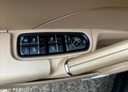 Porsche Cayenne Kombi 4,8 l 294 kw