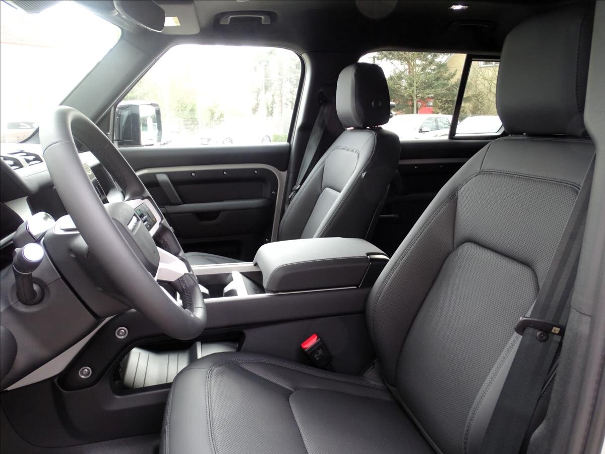 Land Rover Defender SUV 3,0 l 183 kw