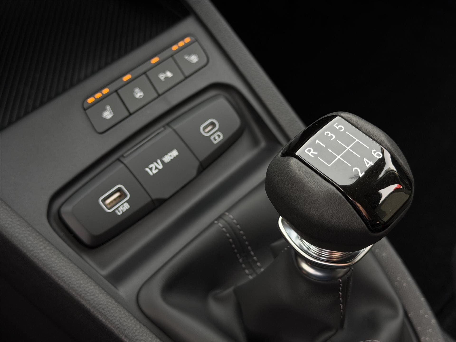 KIA Stonic CUV 998,0 74 kw