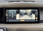 Land Rover Defender 22