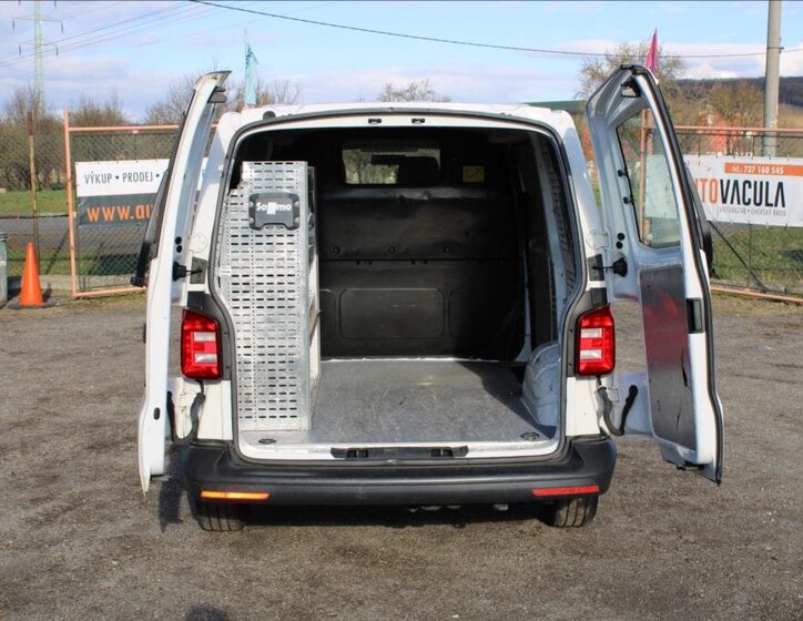 Volkswagen Transporter Skříň 2,0 l 110 kw