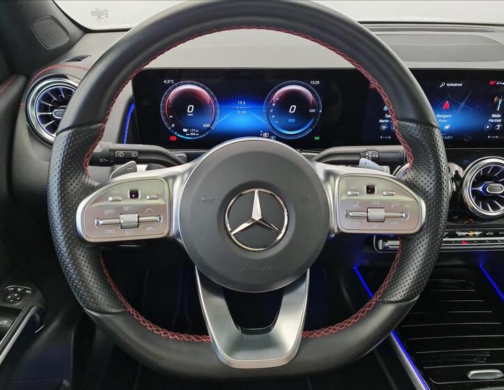 Mercedes-Benz EQB 10