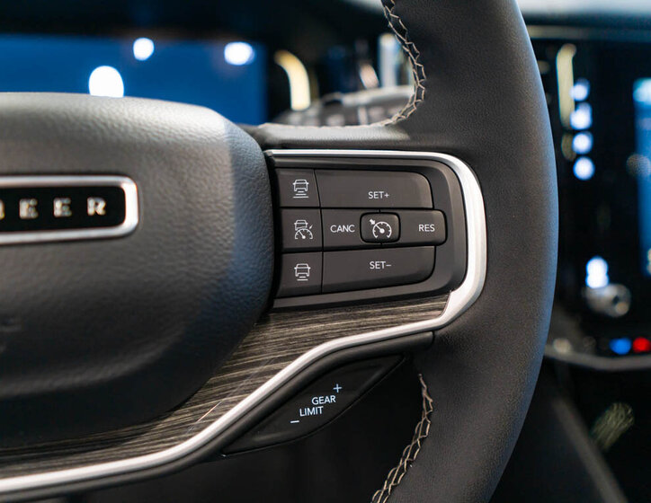 Jeep Wagoneer SUV 5,7 l 292 kw