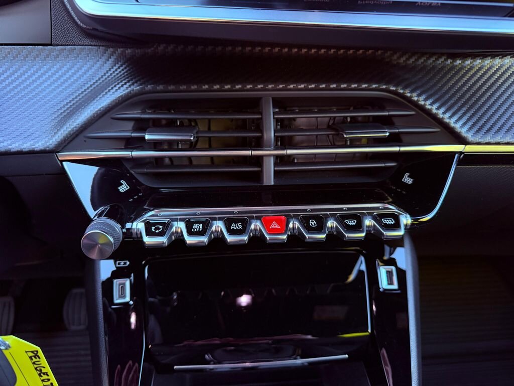 Peugeot 2008 Hatchback 1,2 l 74 kw