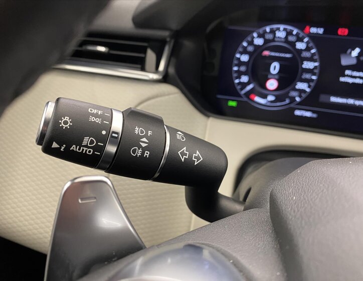 Land Rover Range Rover Velar 14