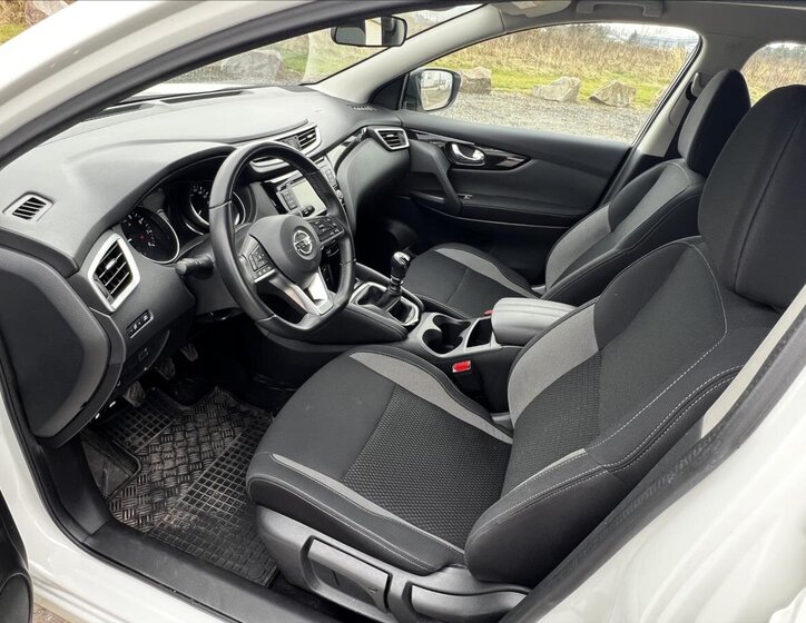 Nissan Qashqai SUV / Terénní 1,3 l 103 kw