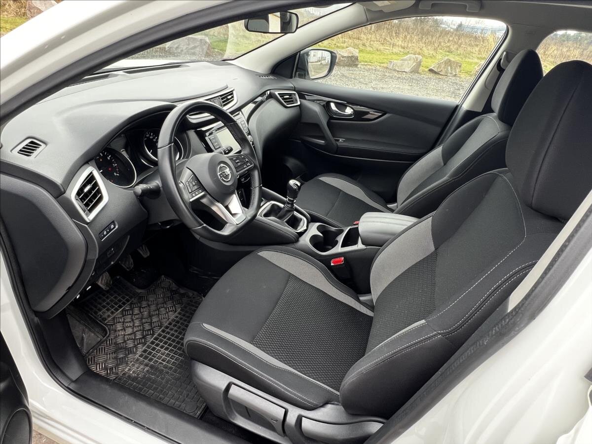 Nissan Qashqai SUV / Terénní 1,3 l 103 kw