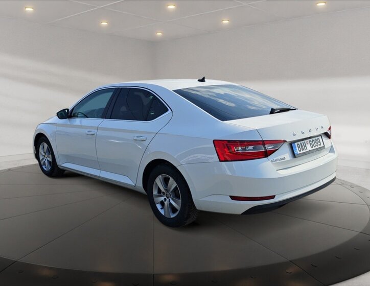 Škoda Superb Liftback 2,0 l 110 kw