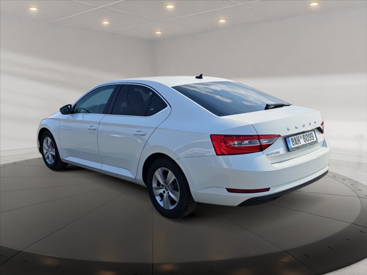 Škoda Superb Liftback 2,0 l 110 kw