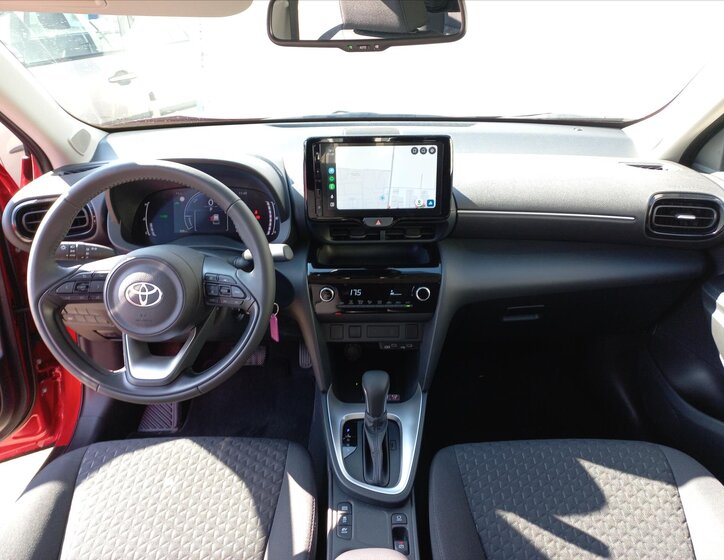 Toyota Yaris Cross CUV / Crossover 1,5 l 68 kw