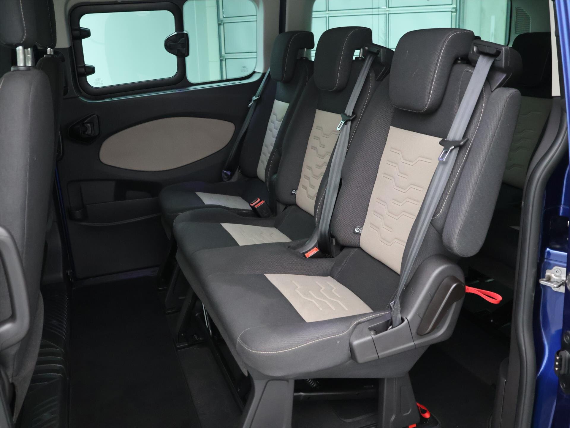 Ford Tourneo Custom Kombi 2,0 l 125 kw