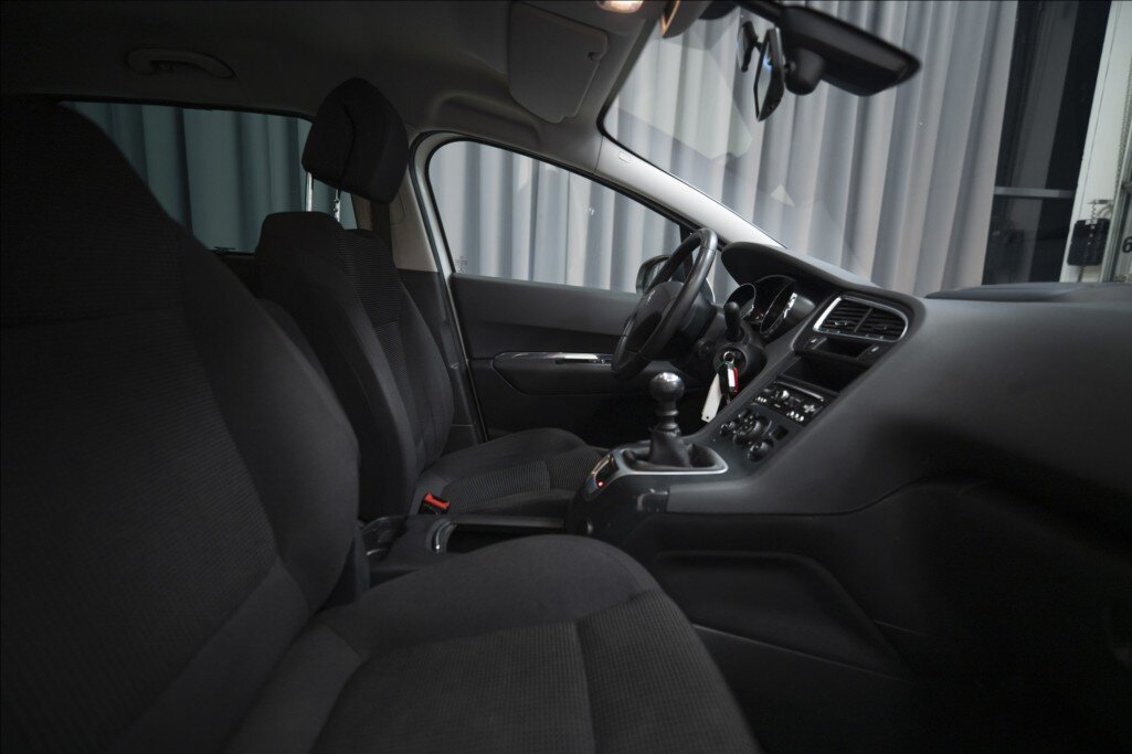 Peugeot 5008 MPV 1,6 l 88 kw
