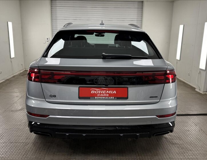 Audi Q8 SUV 3,0 l 210 kw