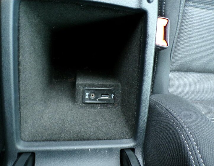 Volkswagen Passat Kombi 1,6 l 88 kw